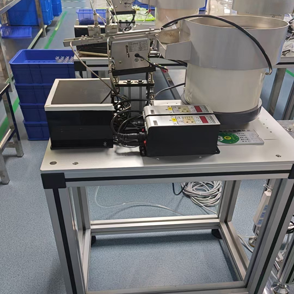 Alimentatore automatico per punti metallici per suturatrici cutanee fornitore